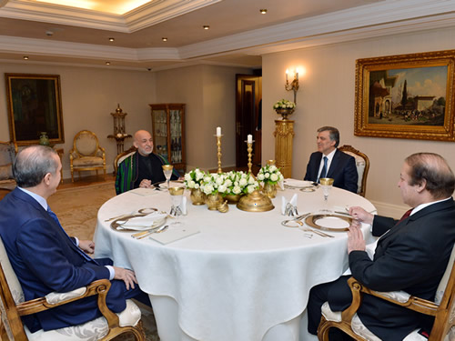 Cumhurbaşkanı Gül’den Afganistan Cumhurbaşkanı Karzai ve Pakistan Başbakanı Şerif Onuruna Akşam Yemeği